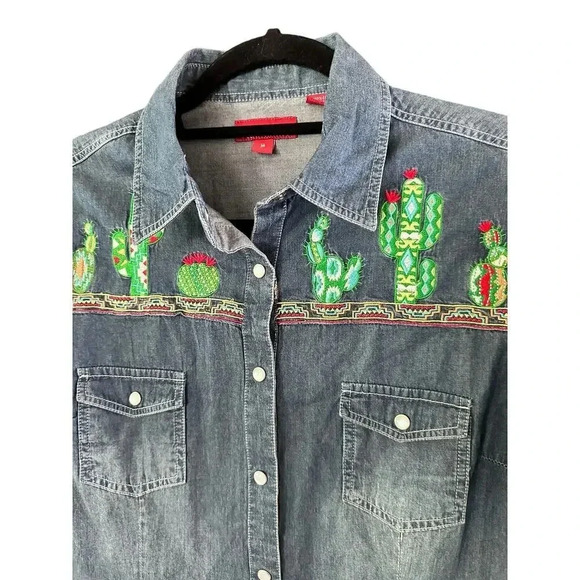 Panhandle Blue Button Down Embroidered Denim Jean Shirt Size Medium - Picture 2 of 9